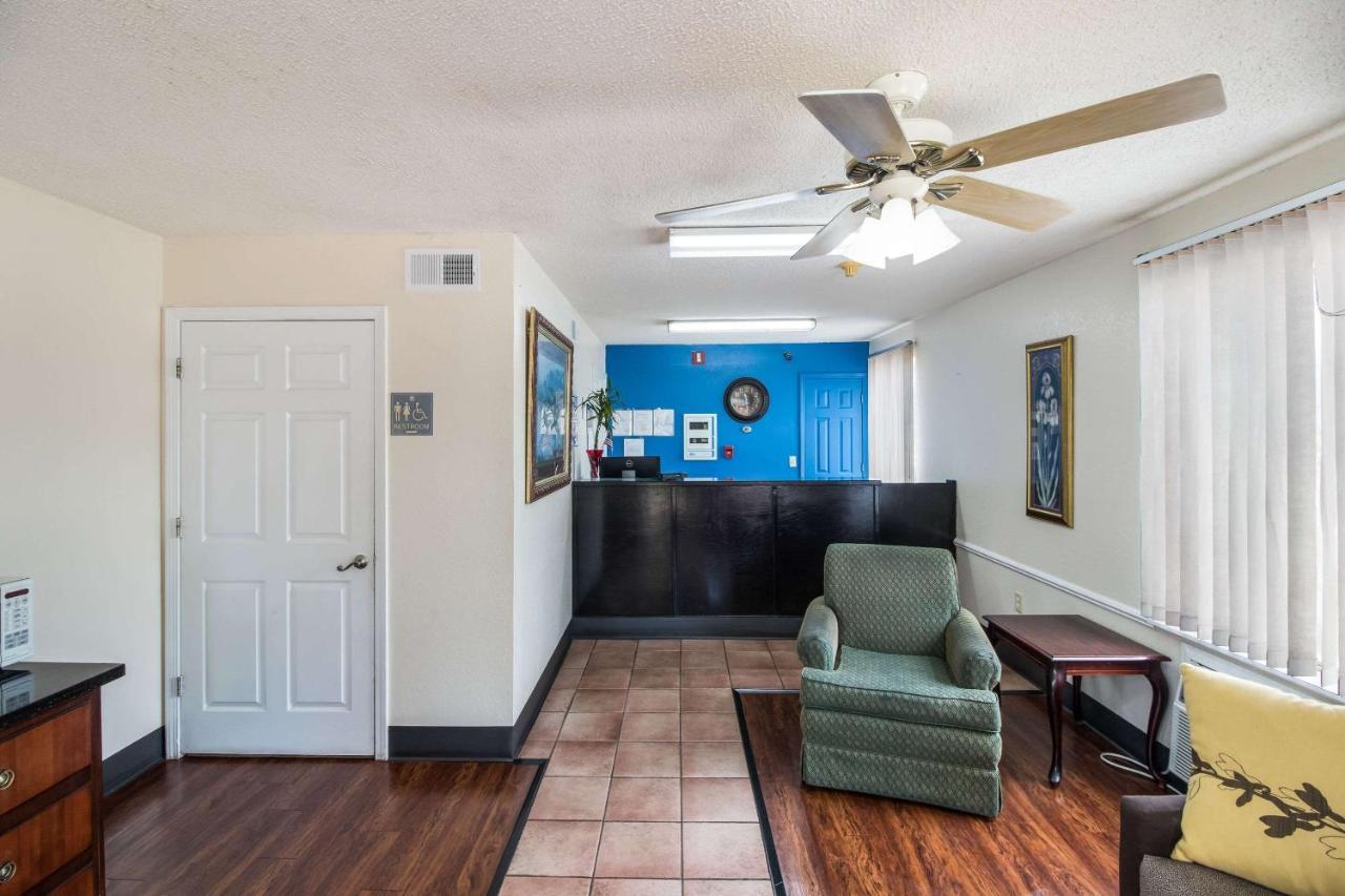 Rodeway Inn Bolivar エクステリア 写真