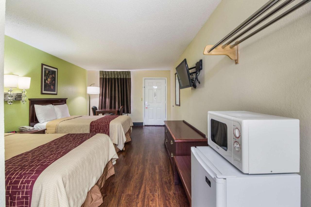 Rodeway Inn Bolivar エクステリア 写真